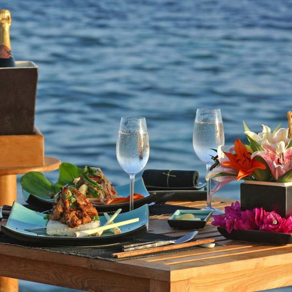 cena-romantica-a-due-in-barca-favignana-levanzo-sicilia